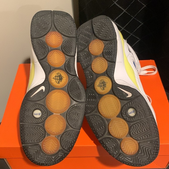 Men’s Old School Nike Basketball High-Tops - Picture 9 of 15